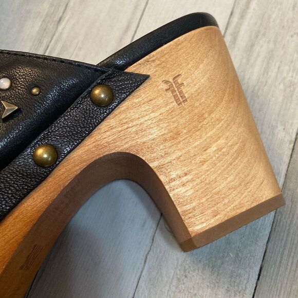 New in Box Frye Jessica Studded Clog Mule Black Women Size 8.5 M *Beautiful* - Picture 3 of 12